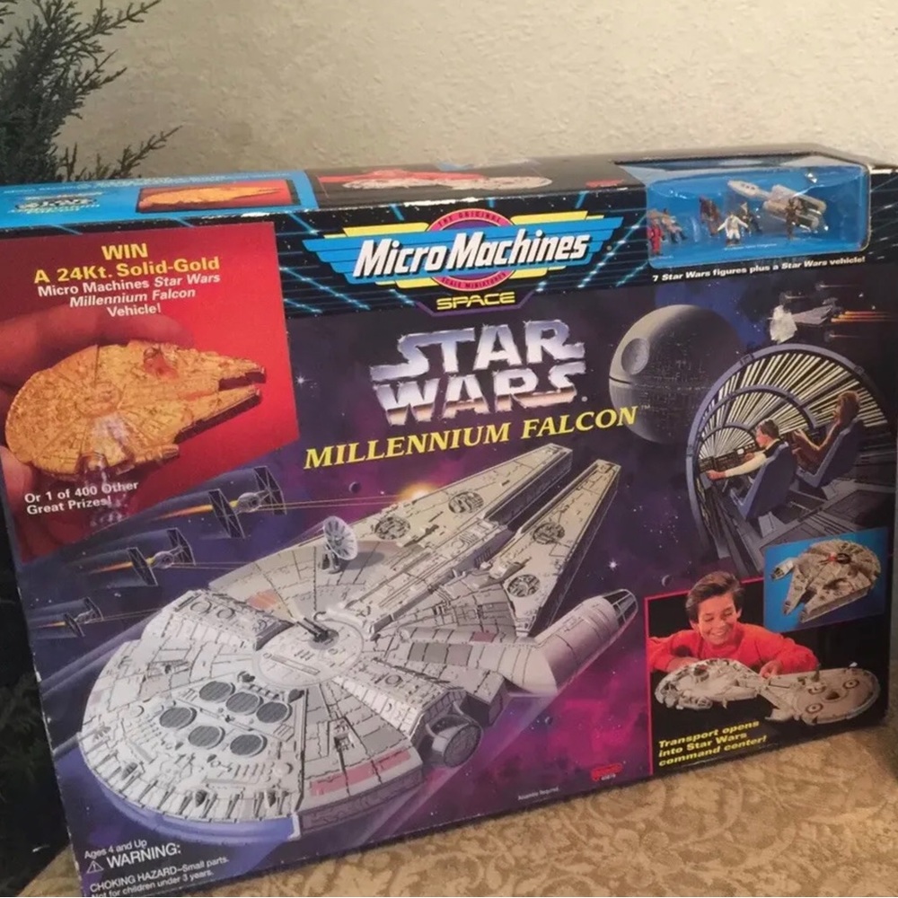 Star Wars Micro Machines "Millennium Falcon" New.